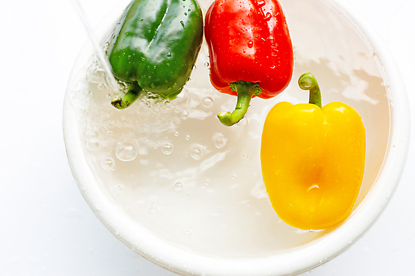 포토 JPG 해외이미지 그릇 백그라운드 피망 파프리카 사람없음 물 신선 떠있는 유기농 담기 해외포토 자연요소 식기 웰빙 채소 모션 파일형식 이미지허브