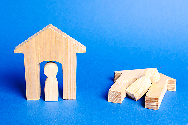 포토 JPG 해외이미지 실내 사람없음 말_게임 파란배경 넘어짐 집모양 해외포토 모양 백그라운드 모션 내부 파란색 게임 파일형식 이미지허브