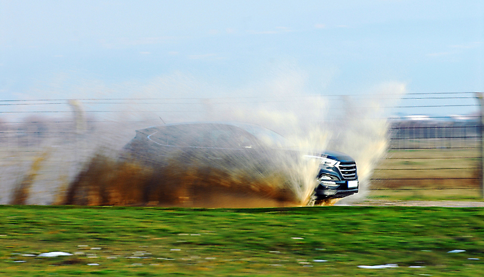포토 JPG 해외이미지 도로 파도 자동차 자연 거리 사람없음 야외 가로 물 강 글로벌 운전 젖음 시골 긴급 운전사 위험 땅 홍수 사건 서비스 속도 타이어 폭풍 진흙 타운 보험 내추럴 대피 자동 재앙 스플래쉬 해외포토 자연요소 직업 길 육상교통 바다 컨셉 교통시설 모션 날씨 도시 자연재해 생태계 파일형식 이미지허브