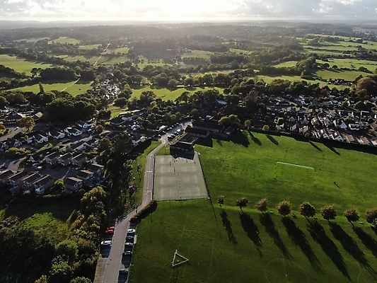 포토 JPG 해외이미지 나무 공원 안테나 그림자 사람없음 저녁 드론 해외포토 식물 공공시설 통신 야간 파일형식 이미지허브