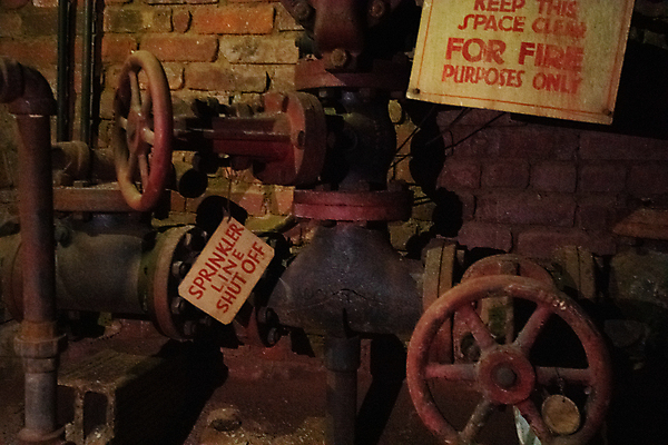 포토 JPG 해외이미지 직업 산업 공장 날씨 사람없음 가로 빨간색 숫자 금속 힘 기계 장비 과학기술 수확 기구 공구 업무 판넬 지시 위험 버리기 서비스 눈금 복고 철사 충격 시스템 스위치 계량기 위로 구식 그런지 깨짐 옛날 전압 제어 공급 해외포토 문자 컬러 컨셉 농업 공업 모션 재질 기술 도구 작업 파일형식 이미지허브