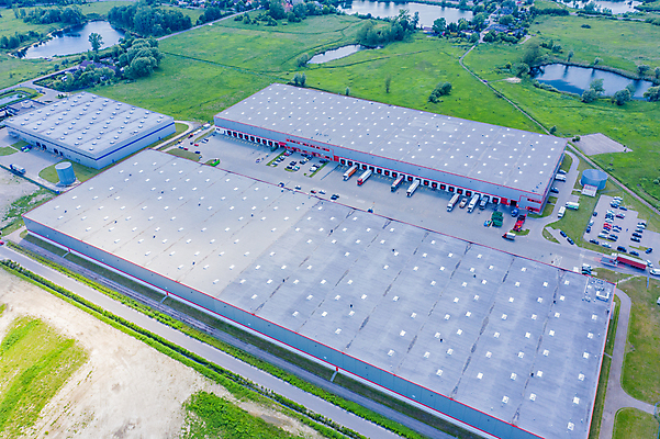 포토 JPG 해외이미지 공원 산업 도로 비즈니스 교통시설 자동차 안테나 사람없음 건물 트럭 화물 도시 센터 역 상품 정상 주식 컨테이너 창고 상업 머리위 지역 트랙터 수납 짐차 무거움 트레일러 물류 슈퍼마켓 드론 분배 수입 터미널 해외포토 건축물 공공시설 길 육상교통 교통 통신 금융 상점 운송업 무게 농기계 시설 특수차량 파일형식 이미지허브