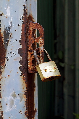 포토 JPG 해외이미지 디자인 백그라운드 컨셉 패턴 건축양식 열쇠 출입구 주택 손잡이 사람없음 장식 울타리 문 금속 어둠 수확 골동품 시골 오픈 닫기 신비 철 부식 시작 질감 복고 잠금 보안 대문 열쇠구멍 구식 그런지 옛날 방식 해외포토 건축 무늬 농업 모션 재질 안전 건물 담장 파일형식 이미지허브