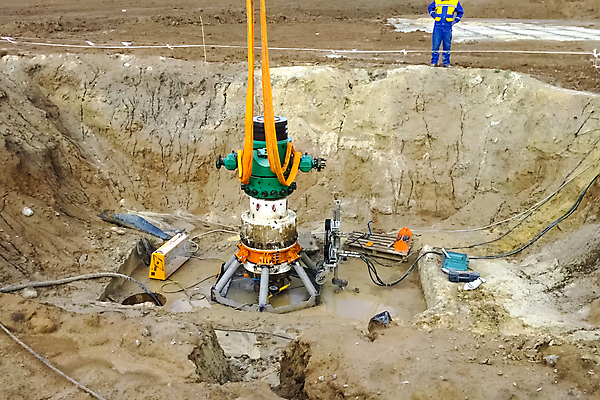 포토 JPG 해외이미지 산업 도로 밧줄 바다 비즈니스 하늘 사람없음 야외 물 힘 장비 에너지 탐험 구멍 고속도로 휘발유 석유 다이아몬드 가스 공학 단상 내추럴 땅바닥 송곳 조작 채석 철강 톱질 해외포토 자연요소 교육 길 줄 교통시설 모션 바닥 보석 파일형식 이미지허브