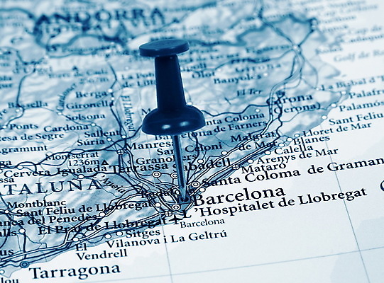 포토 JPG 해외이미지 종이 도로 지구 여행 백그라운드 지도 거리 사람없음 빨간색 세계 흰색 깃발 도시 스페인 선택 압정 방향 심볼 위치 지형 지역 바르셀로나 네비게이션 GPS 루트 지리 해외포토 유럽 길 컬러 컨셉 교통시설 사무용품 파일형식 이미지허브