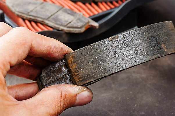 포토 JPG 해외이미지 신발 교통시설 자동차 안전 사람없음 금속 자전거 기계 공연 오토바이 공구 바퀴 변화 수리 승차 서비스 속도 부식 드럼 고정 점검 유지 고립 교체 그만 단절 옛날 자동 중고 차고 철강 해외포토 육상교통 교통 컨셉 모션 재질 타악기 이벤트 바이크 도구 시설 파일형식 이미지허브