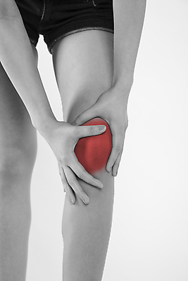 포토 JPG 해외이미지 백인 손 여자 백그라운드 신체 부분 실내 건강 한명 사람 성인 약 스트레칭 고통 터치 흰색 마사지 질병 상처 피부 관절염 근육질 무릎 문제 돌봄 압력 염증 이슈 해외포토 서양인 1 감정 컬러 의학 모션 근육 내부 신체부위 운동 몸매 파일형식 이미지허브