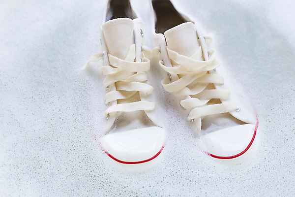 포토 JPG 해외이미지 운동화 사람없음 빨래 비누거품 해외포토 신발 가사 거품 파일형식 이미지허브