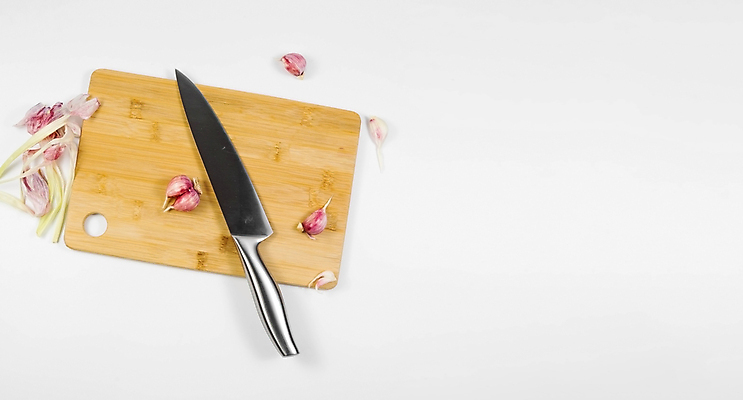 포토 JPG 해외이미지 식물 손 여자 음식 조각 백그라운드 다이어트 채소 재료 손가락 탁자 건강 마늘 요리 사람 사람없음 목재 빨간색 주방 요리사 식사 신선 칼 자르기 먹기 준비 유기농 내추럴 숙성 영양분 채식주의자 비건 해외포토 나무 직업 웰빙 컬러 가구 모션 신체부위 채식 파일형식 이미지허브