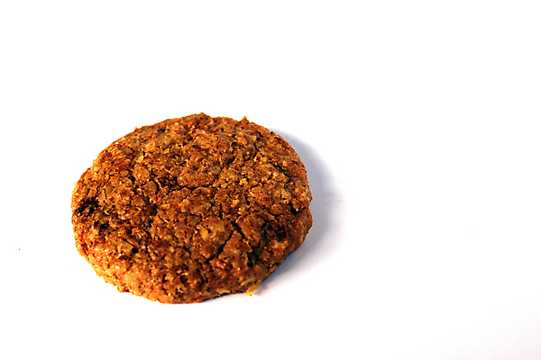 포토 JPG 해외이미지 음식 백그라운드 과일 디저트 사탕 사람없음 갈색 쿠키 초콜릿 빵집 흰색 원형 달콤 맛 정상 시리얼 밀 싱글 유기농 각도 아몬드 칼로리 직사각형 건포도 고립 작살 해외포토 도형 웰빙 컬러 컨셉 포도 곡류 상점 견과류 건과일 파일형식 이미지허브