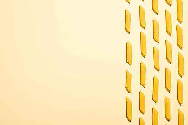 포토 JPG 해외이미지 사람없음 일렬 노란배경 펜네 카피스페이스 해외포토 백그라운드 파스타 노란색 공백 파일형식 이미지허브