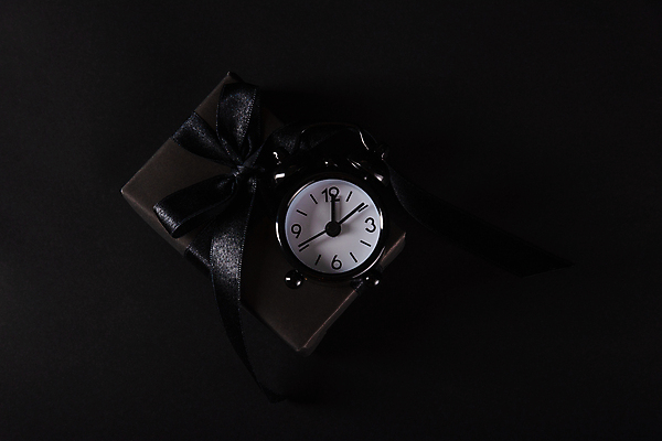 포토 JPG 해외이미지 디자인 계절 리본 시계 백그라운드 컨셉 크리스마스 비즈니스 텍스트 탁자 휴가 선물 사람없음 빛 쇼핑 상자 세일 상점 검은색 흰색 신용카드 생일 시장 플랫 정상 사인 상업 공포 위치 소매 온라인 승진 금요일 마케팅 해외포토 기념일 컬러 가구 금융 요일 파일형식 이미지허브