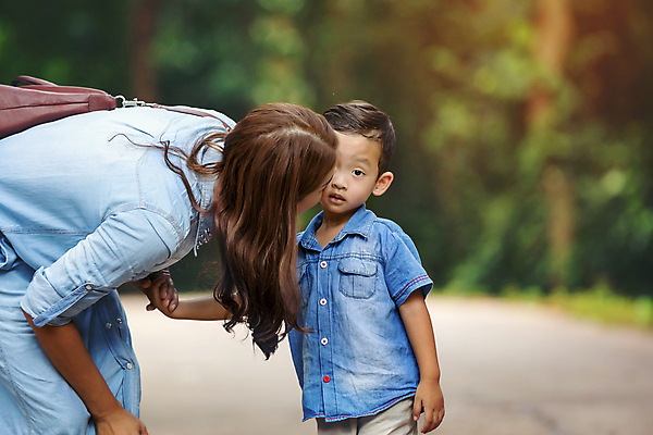 포토 JPG 해외이미지 라이프스타일 딸 행복 어린이 여행 2 가족 자연 놀이 엄마 휴가 휴식 함께함 사랑 미소 사람 야외 두명 여름 부모 태양 일출 맑음 일몰 기쁨 꿈 자유 아기 순간 해외포토 자연요소 계절 감정 컨셉 관계 날씨 표정 생활 노을 생태계 파일형식 이미지허브