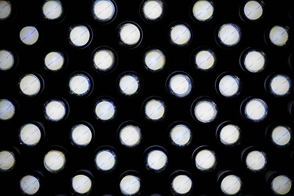 포토 JPG 해외이미지 디자인 산업 벽 백그라운드 패턴 비즈니스 전구 추상 조명 사람없음 빛 디지털 장비 에너지 흰색 램프 판넬 절약 오브젝트 질감 반도체 전자 스포트라이트 빛망울 광 다이오드 배기가스 주도 해외포토 컬러 컨셉 무늬 예절 파일형식 이미지허브