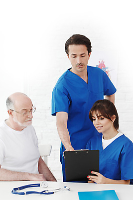 포토 JPG 해외이미지 백인 직업 여자 남자 행복 청진기 노동자 건강 병원 사람 치료 세명 사무실 약 시험 환자 간호사 의사 흰색 하트 관찰 업무 질병 확인 방문 돌봄 심장병 옛날 해외포토 모양 서양인 교육 감정 컬러 비즈니스 의학 의료기기 모션 의료진 작업 파일형식 이미지허브