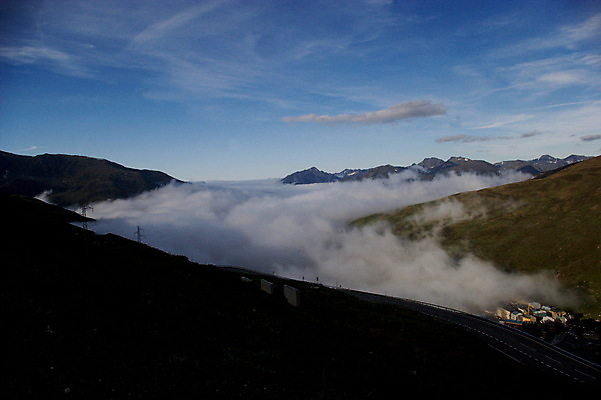 포토 JPG 해외이미지 구름 도로 여행 밭 하늘 휴가 산 풍경 사람없음 야외 운전 프랑스 역사 고도 남쪽 프랑스어 안도라 해외포토 자연요소 문자 유럽 길 농업 교통시설 모션 방향 파일형식 이미지허브