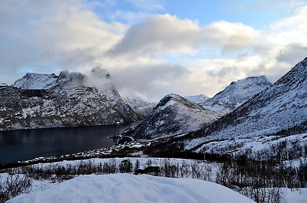 포토 JPG 해외이미지 여행 자연 산 풍경 사람없음 야외 흰색 눈내림 해외포토 컬러 눈_날씨 생태계 파일형식 이미지허브