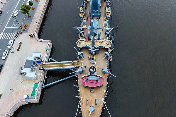 포토 JPG 해외이미지 외관 유럽 무기 바다 교통시설 하늘 항해 사람 사람없음 야외 물 파란색 강 도시 보트 역사 재산 주차 박물관 군용 러시아 해군 육군 무거움 기념물 천연기념물 오로라 10월 혁명 러시아인 소비에트 옛날 해외포토 자연요소 서양인 나라 컬러 교통 컨셉 배_교통 자연현상 군대 금융 날짜 무게 시설 파일형식 이미지허브