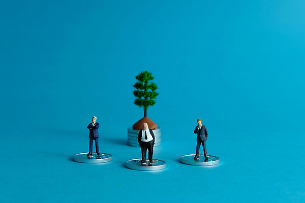 포토 JPG 해외이미지 식물 백그라운드 컨셉 돈 비즈니스 사다리 서기 사람 사람없음 금융 경제 사무실 장난감 쌓기 동전 미니어처 피규어 성장 절약 원형 개울 시장 계획 투자 이익 수익 해결 회계 대출 빚 경영 골 세금 수입 옛날 해외포토 도형 모션 강 모형 도구 재산 파일형식 이미지허브