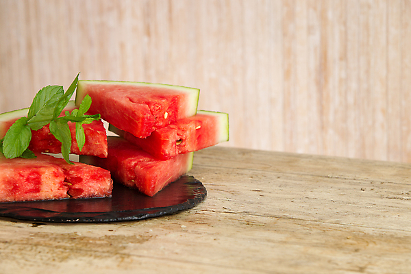 포토 JPG 해외이미지 라이프스타일 계절 열매 음식 조각 백그라운드 컨셉 다이어트 채소 과일 텍스트 부분 탁자 수박 프레임 건강 씨앗 사람없음 목재 빨간색 컬러풀 우주 주스 젖음 신선 멜론 다발 먹기 상쾌 유기농 슛 숙성 채식주의자 카피스페이스 개조 해외포토 나무 식물 웰빙 감정 음료 컬러 가구 재료 모션 생활 공백 채식 파일형식 이미지허브