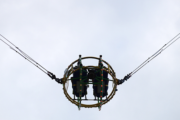 포토 JPG 해외이미지 라이프스타일 공원 행복 어린이 여행 가족 하늘 함께함 웃음 사람없음 파란색 세계 점프 시간 승차 반전 감탄 무료 테마 해외포토 공공시설 감정 컬러 컨셉 관계 모션 표정 사람 생활 파일형식 이미지허브