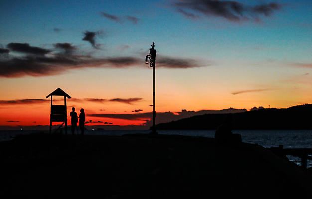 포토 JPG 해외이미지 구름 실루엣 아시아 호수 바다 여행 백그라운드 오렌지 태국 자연 하늘 아침 휴가 산 풍경 사람없음 야외 물 여름 파란색 빛 강 컬러풀 햇빛 태양 반사 노란색 일출 황혼 일몰 새벽 저녁 장면 내추럴 수평선 해외포토 주간 자연요소 계절 나라 컬러 과일 촬영기법 노을 야간 생태계 파일형식 이미지허브
