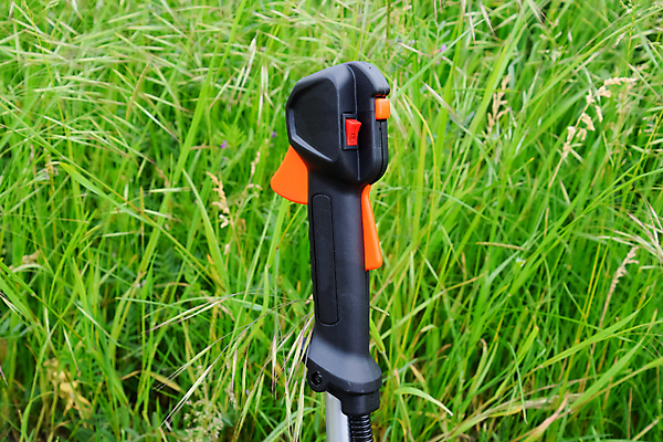 포토 JPG 해외이미지 식물 1 남자 포즈 오렌지 모션 주택 손잡이 사람 잔디 사람없음 야외 여름 정원 맑음 기계 장비 공구 시골 잡기 뜨거움 원형 휘발유 자르기 청소 오브젝트 법 주인 모터 조종장치 철강 힘찬 유일 해외포토 도형 계절 컨셉 과일 날씨 건물 도구 석유 파일형식 이미지허브