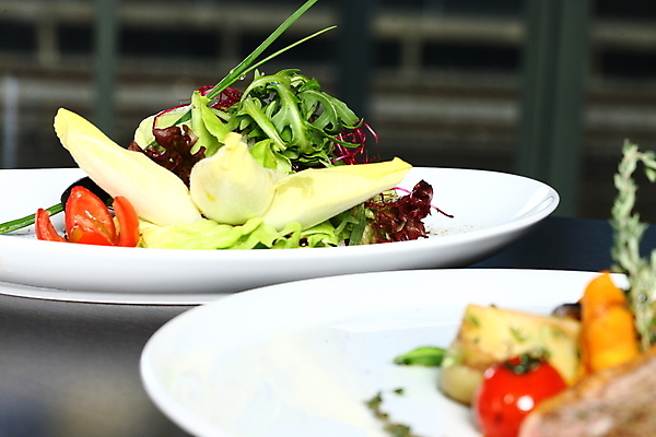 포토 JPG 해외이미지 접시 음료 음식 백그라운드 토마토 채소 부분 유리 탁자 육류 스테이크 요리 비프스테이크 사람없음 와인 식사 저녁식사 치킨 버섯 샐러드 소고기 날짜 중앙 맛 그릴 바비큐 굽기 허브 메뉴 유기농 점심식사 고립 등심 해외포토 식물 식기 웰빙 가구 컨셉 식재료 재질 주방용품 주류 서양음식 구이 닭고기요리 파일형식 이미지허브