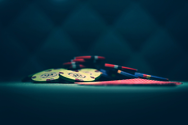 포토 JPG 해외이미지 손 백그라운드 돈 일러스트 놀이 탁자 성공 사람없음 빨간색 초록색 쌓기 검은색 게임 흰색 우승 신용카드 행운 재산 도박 위험 심볼 카지노 클럽 기회 포커 룰렛 중독 곤봉 고립 라스베가스 승자 에이스 잭팟 텍사스 해외포토 스포츠용품 컬러 가구 컨셉 모션 신체부위 금융 미국 최고 트럼프 파일형식 이미지허브