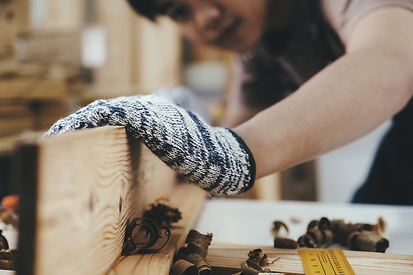 포토 JPG 해외이미지 산업 노동자 주택 직장 관리 한명 안전 건물 목재 기계 장비 도구 작업 작업실 널 땅 공예 캐비닛 목수 만들기 먼지 목공예 잡동사니 DIY 건축업자 되감기 부스러기 솜씨 수목 조작 톱밥 톱질 해외포토 나무 직업 1 건축물 건축 회사 재료 모션 사람 취미 가루 사물함 파일형식 이미지허브