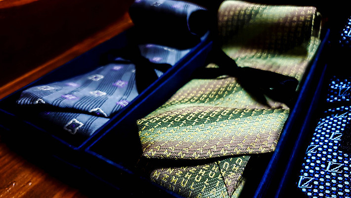 포토 JPG 해외이미지 직업 옷 남자 셔츠 패턴 비즈니스 넥타이 사람 정장 사람없음 세트 사무실 유행 세일 상점 줄무늬 직물 비즈니스맨 그룹 아빠 우아함 상품 혼합 실크 수집 오브젝트 싱글 매듭 롤 목 제비 고립 정중 스타일 카피스페이스 해외포토 잡화 컨셉 상의 무늬 가족 조류 신체부위 공백 직장인 파일형식 이미지허브