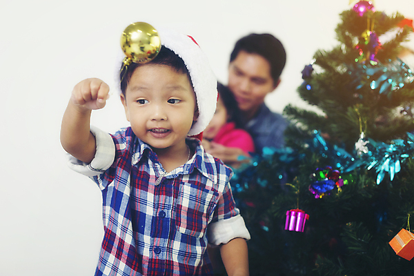 포토 JPG 해외이미지 모델 템플릿 손 배너 드레스 계절 여자 행복 컨셉 기념 선물 미소 두명 파티 기쁨 아빠 광택 디테일 해외포토 옷 감정 가족 표정 사람 이벤트 신체부위 파일형식 이미지허브