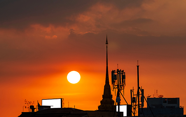 포토 JPG 해외이미지 구름 실루엣 아시아 백그라운드 오렌지 비즈니스 건축양식 통신 태국 하늘 모바일 추상 거리 안테나 동양인 사람없음 건물 빨간색 여름 빛 스마트폰 사무실 태양 일출 환경 탑 일몰 에너지 인공위성 도시 사찰 네트워크 저녁 전화기 라디오 방콕 신호 방송 전염 봉 공학 공급 셀룰러 해외포토 자연요소 건축물 계절 교육 건축 나라 컬러 무늬 과일 종교건축 촬영기법 인종 전자제품 핸드폰 스마트기기 노을 질병 야간 감염 파일형식 이미지허브