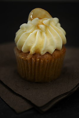 포토 JPG 해외이미지 종이 음식 백그라운드 크리스마스 다이어트 탁자 휴가 디저트 새해 기념 사람없음 장식 컵 파티 과자 케이크 얼음 희망 빵집 축하 신선 생일 고급 달콤 맛 컵케이크 굽기 먹기 크림 머핀 칼로리 버터 미니 페스츄리 핸드메이드 캐러멜 프로스팅 해외포토 자연요소 식기 기념일 감정 빵 가구 컨셉 모션 건강 이벤트 상점 구이 제빵 파일형식 이미지허브