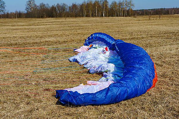 포토 JPG 해외이미지 스포츠 포즈 밭 날개 교통시설 자연 하늘 바람 사람 취미 사람없음 야외 물 파란색 점프 장비 자유 비행 시작 준비 프로펠러 낙하산 엔진 글라이더 땅바닥 무료 착륙 해외포토 자연요소 컬러 교통 컨셉 농업 모션 날씨 바닥 시설 생태계 파일형식 이미지허브