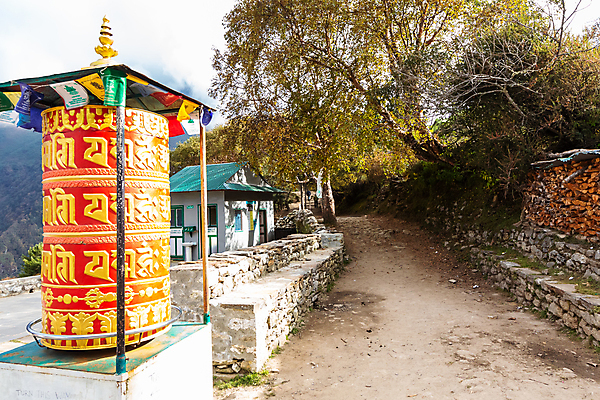 포토 JPG 해외이미지 스포츠 여행 불교 가이드 자연 하늘 휴가 산 국립공원 풍경 사람없음 야외 여행객 산책 등산 트래킹 하이킹 도전 기도 깃발 사찰 정상 네팔 방법 사리탑 산악가 절정 하이커 히말라야 해외포토 직업 공원 아시아 종교 종교건축 레저 휴식 사람 탑 생태계 파일형식 산맥 이미지허브