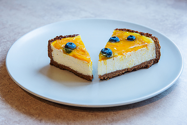 포토 JPG 해외이미지 접시 열매 음식 조각 백그라운드 과일 텍스트 디저트 건강 사람없음 장식 빨간색 갈색 노란색 우주 케이크 얼음 식사 빵집 흰색 신선 생일 달콤 맛 정상 설탕 자르기 굽기 먹기 컵받침 크림 싱글 슬라이스 토핑 고립 타르트 페스츄리 해로움 핸드메이드 해외포토 자연요소 식물 식기 기념일 빵 컬러 컨셉 모션 상점 구이 받침대 파이_빵 파일형식 이미지허브