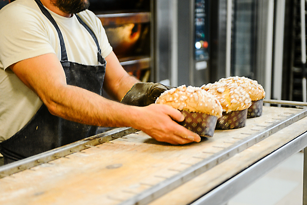 포토 JPG 해외이미지 전통 계절 문화 음식 빵 크리스마스 겨울 휴가 디저트 요리 사람없음 장식 케이크 주방 축제 어둠 이탈리아 빵집 껍질 흰색 축하 신선 이탈리아음식 오븐 달콤 맛 12월 가루 굽기 반죽 L 건포도 밀라노 페스츄리 해외포토 알파벳 기념일 유럽 컬러 컨셉 포도 서양음식 상점 가전제품 날짜 구이 건과일 파일형식 이미지허브