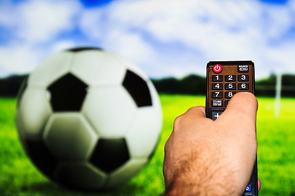 포토 JPG 해외이미지 손 응시 스포츠 백그라운드 공 손가락 휴식 주택 경기 사람없음 초록색 인테리어 스크린 축구 텔레비전 기쁨 방 흐름 엄지손가락 게임 관찰 잡기 부채 서핑 변화 밀기 영화관 무선전화기 손목시계 방송 멀리 골 제어 채널 생존 해외포토 디자인 시선 감정 시계 컬러 컨셉 장신구 모션 놀이 건물 신체부위 전자제품 구기 수상스포츠 극장 전화기 파일형식 이미지허브