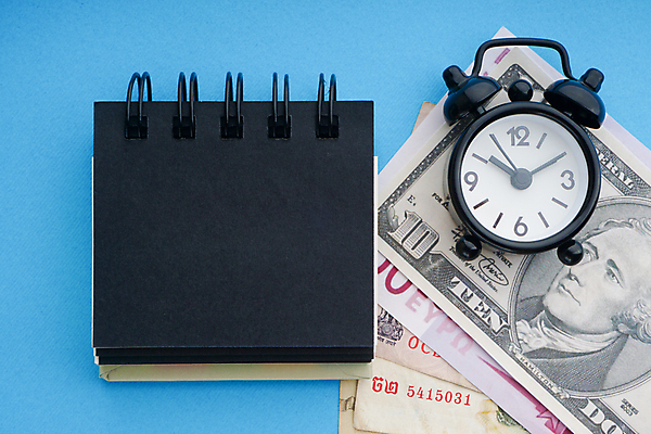 포토 JPG 해외이미지 디자인 교육 종이 커피 백그라운드 컨셉 돈 일러스트 비즈니스 학교 모바일 사람없음 금융 노트북 컴퓨터 사무실 펜 우주 쪽지 공책 흰색 키보드 업무 작업실 플랫 정상 디자이너 책상 레이아웃 문서 파란배경 위치 스타일 힙스터 카피스페이스 해외포토 직업 패션 음료 컬러 가구 문구용품 경제 파란색 전자제품 필기구 공백 작업 재산 파일형식 이미지허브