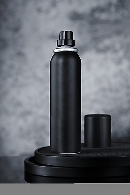 포토 JPG 해외이미지 포장 사람없음 반사 금속 검은색 어둠 화장품 공백 캔 컨테이너 향수 오브젝트 향기 아로마 분무기 데오드란트 캡모자 목업 해외포토 모자_잡화 산업 컬러 재질 뷰티 냄새 파일형식 이미지허브