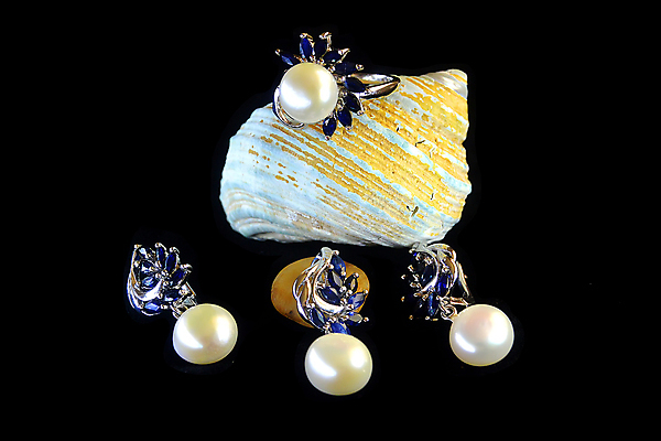 포토 JPG 해외이미지 디자인 결혼 백그라운드 목걸이 팔찌 선물 사람없음 빛 유행 귀걸이 바위 반지 화려 황금 고급 은색 크리스탈 보석 수집 에메랄드 다이아몬드 보물 내추럴 고립 루비 사파이어 전용 팬던트 핸드메이드 해외포토 컬러 컨셉 장신구 이벤트 돌_바위 광석 파일형식 이미지허브