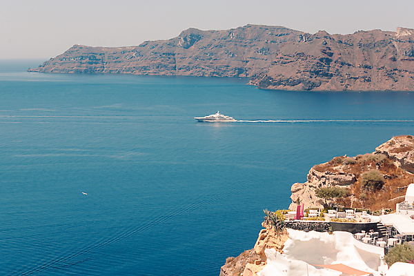 포토 JPG 해외이미지 라이프스타일 바다 섬 여행 요트 하늘 휴가 사람없음 물 파란색 맑음 흰색 만 보트 고급 큼 크루즈 갑판 지중해 그리스 함선 네비게이션 산토리니 그리스인 뱃놀이 코르푸 해외포토 자연요소 서양인 유럽 컬러 컨셉 배_교통 날씨 생활 전통놀이 크기 파일형식 이미지허브