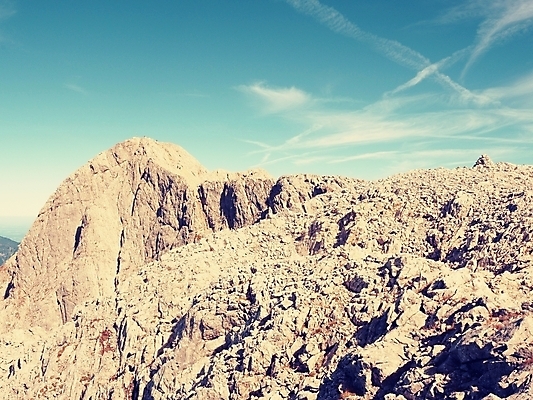 포토 JPG 해외이미지 여행 자연 하늘 풍경 사람없음 야외 가로 햇빛 일출 골짜기 계곡 침묵 일몰 봄 트래킹 하이킹 안개 바위 시골 정상 스위스 언덕 부식 휴양지 내추럴 깨짐 뿌연 인기 절정 해외포토 계절 유럽 컨셉 레저 날씨 태양 노을 소리 장소 돌_바위 생태계 파일형식 이미지허브