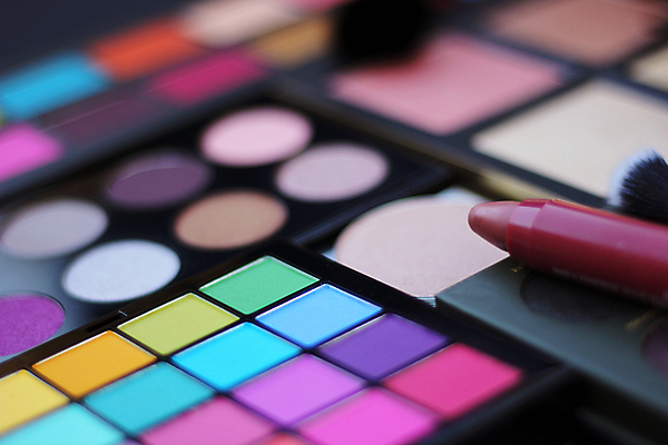 포토 JPG 해외이미지 직업 얼굴 분홍색 백그라운드 그림자 미술 사람없음 초록색 파란색 세트 컬러풀 유행 보라색 페인트 화장품 립스틱 붓 화려 팔레트 상품 가루 볼터치 수집 피부 피부관리 만들기 윤곽 예술가 아이섀도 조립 돌봄 해외포토 컬러 컨셉 모션 문화예술 신체부위 화장 뷰티 파일형식 이미지허브