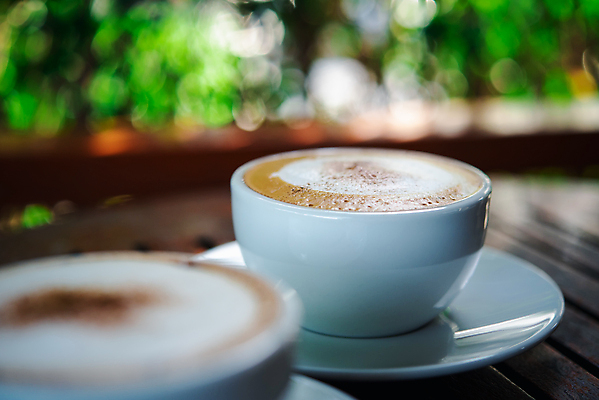 포토 JPG 해외이미지 라이프스타일 접시 커피 음료 음식 탁자 아침 서브 미술 사람없음 목재 장식 컵 갈색 우주 상점 주방 식당 검은색 어둠 거품 카페 우유 머그컵 수확 흰색 신선 뜨거움 액체 맛 아침식사 설탕 굽기 가득함 컵받침 책상 복고 아로마 향 카푸치노 카페테리아 에스프레소 라떼 양조 카페인 스타일 억울 해외포토 주간 나무 식기 감정 컬러 가구 컨셉 농업 재료 문화예술 유제품 생활 식사 구이 받침대 파일형식 이미지허브