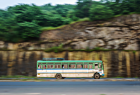 포토 JPG 해외이미지 아시아 도로 여행 백그라운드 컨셉 모션 휴가 거리 버스 파노라마 사람없음 야외 초록색 여행객 사진촬영 운전 표현 바퀴 운전사 소프트포커스 인도인 서비스 마차 승객 일반 모터 고립 과속 방법 블러 옛날 그리너리 해외포토 외국인 직업 나라 길 육상교통 교통수단 컬러 교통시설 대중교통 촬영기법 사람 동양인 촬영 파일형식 트랜드컬러 이미지허브