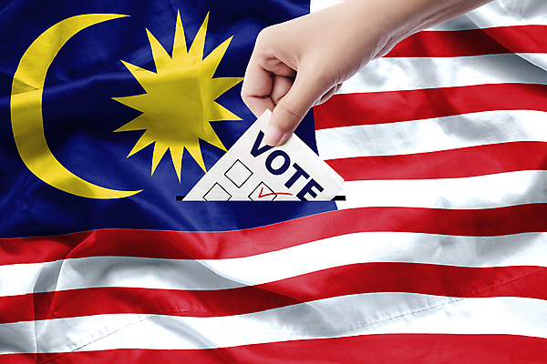 포토 JPG 해외이미지 손 캠페인 백그라운드 컨셉 아이디어 한명 사람 상자 파티 자유 깃발 날짜 선택 투표 선거 민주주의 캔버스 지역 감시 의견 말레이시아 국회 시민 부스 2018년 삽입 전국 정부 정책 정치 후보 해외포토 1 아시아 이벤트 신체부위 연도 국민 파일형식 이미지허브