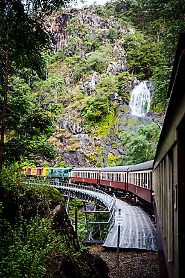포토 JPG 해외이미지 나무 공원 여행 창문 교통시설 모션 자연 휴가 산 풍경 사람없음 빨간색 초록색 골짜기 기차 수확 화물 재산 호주 수증기 숲 열대우림 마차 선로 옛날 철강 해외포토 식물 공공시설 육상교통 교통수단 컬러 교통 농업 대중교통 금융 운송업 오세아니아 시설 생태계 파일형식 이미지허브