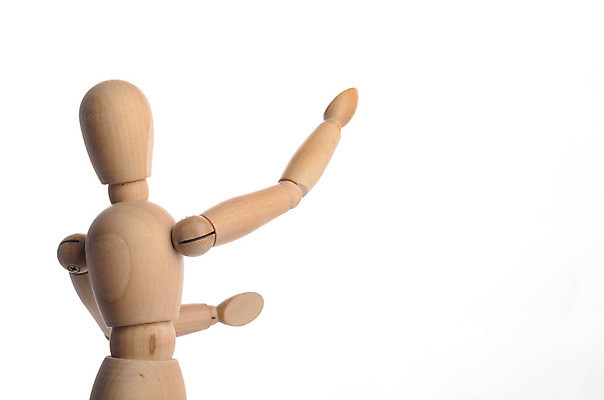 포토 JPG 해외이미지 사람없음 목재 손들기 손내밀기 목각인형 해외포토 나무 인형 재료 모션 손짓 파일형식 이미지허브